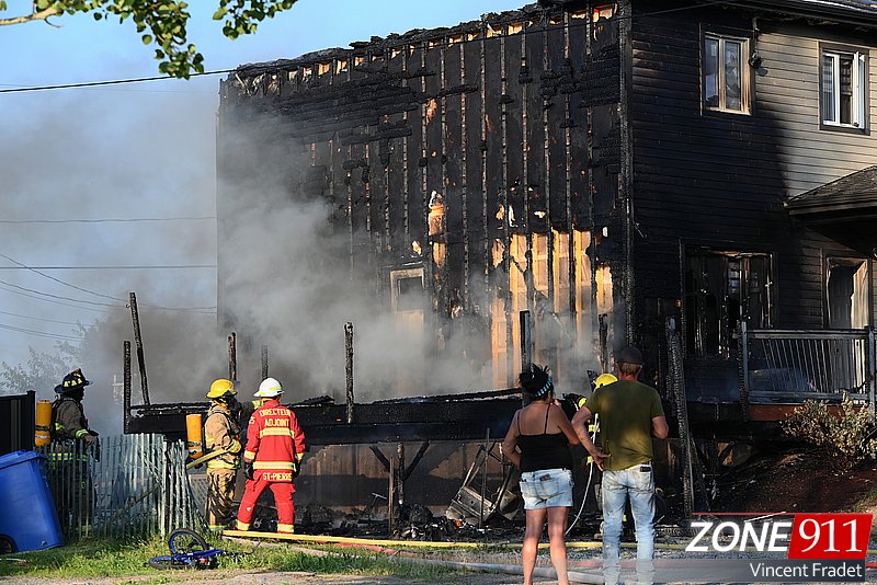 DERNIÈRE HEURE : Incendie majeur à Saint-Pierre Île d'Orléans