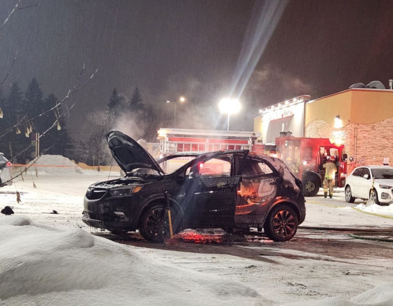 Québec : Un véhicule retrouvé incendié