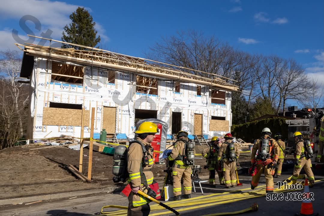 Une explosion dans une maison en construction fait un grave blessé à Québec
