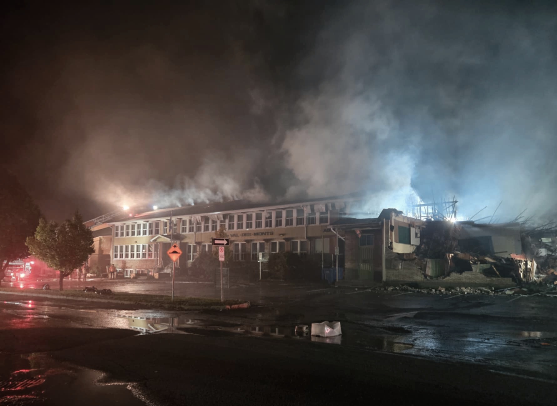 Incendie majeur à l’école primaire Val-des-Monts de Prévost (VIDÉO)