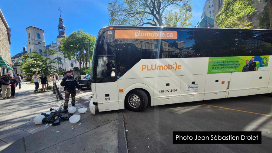 Rue Saint-Jean – Vieux-Québec : un autobus impliqué dans un incident