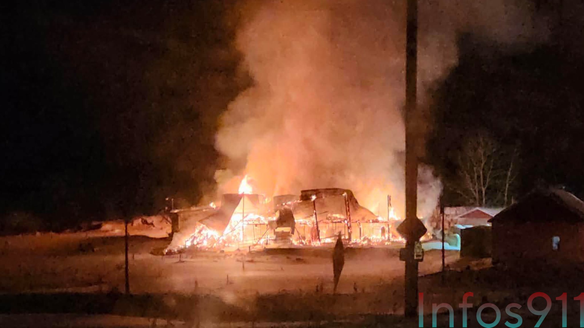 Incendie majeur d’un bâtiment agricole à Adstock : Plusieurs bêtes périssent