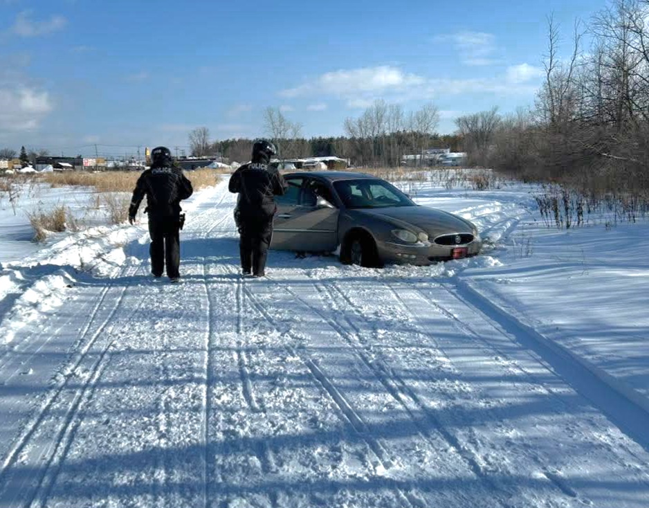 Un automobiliste s'est enlisé dans un sentier de motoneige 